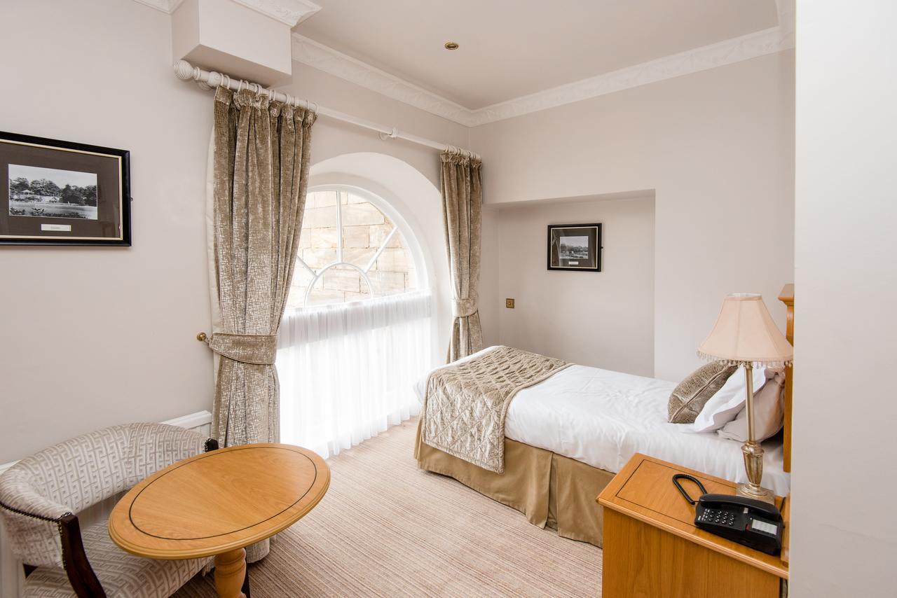 Waterton Park Hotel Wakefield Exterior foto